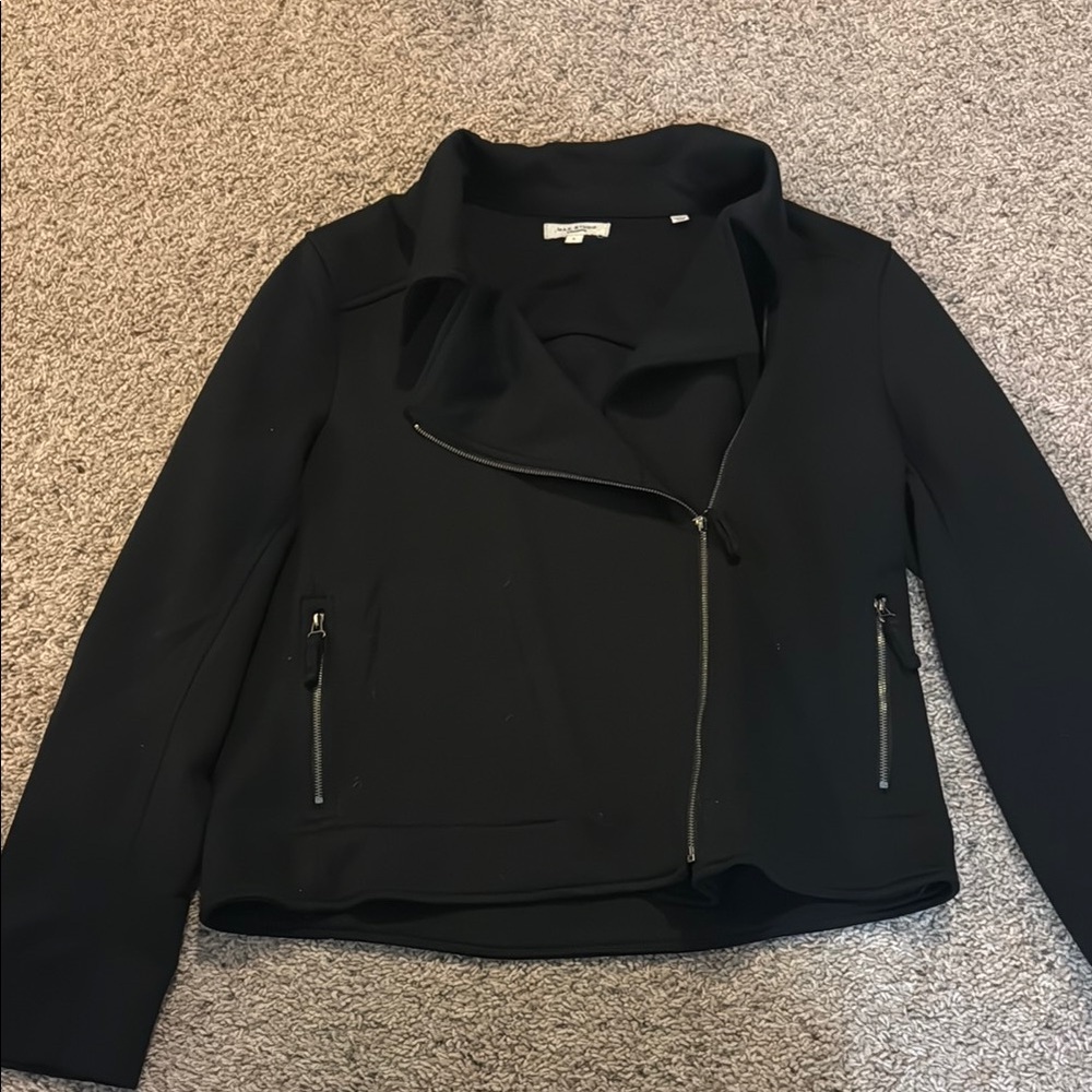 MAX STUDIO LONDON Chic Black Zip-Up Jacket